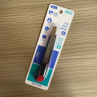 kaufen Schwarz-Rot-Nachschlag mit Rückziehbarer 86mm SK2 Stahl-Snap Off-Klinge Online-Herstellung