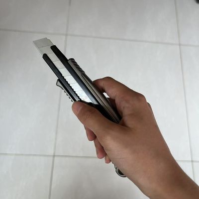 kaufen Schwarzer Griff Roter Schwanz 18mm Universalmesser Aluminium SK2 Klinge Für Vielseitigkeit Online-Herstellung