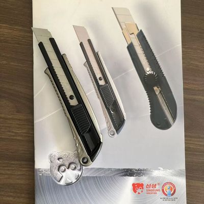kaufen Schwarzer Griff Rotter Schwanz Kompatibilität 18mm Nutzmesser für Standardklingen Online-Herstellung