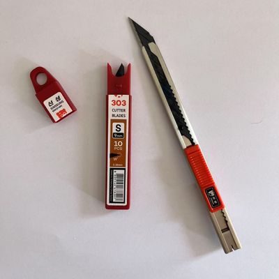 kaufen 0,38 mm dicke 9 mm Cuttermesser Klingen aus SK2-Hochkohlenstoffstahl für Schneidleistung Online-Herstellung