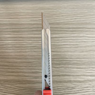 30° Spitzenwinkel 9mm Schneidemesser aus SK2-Hochkohlenstoffstahl für saubere und scharfe Papierschneidebedarf